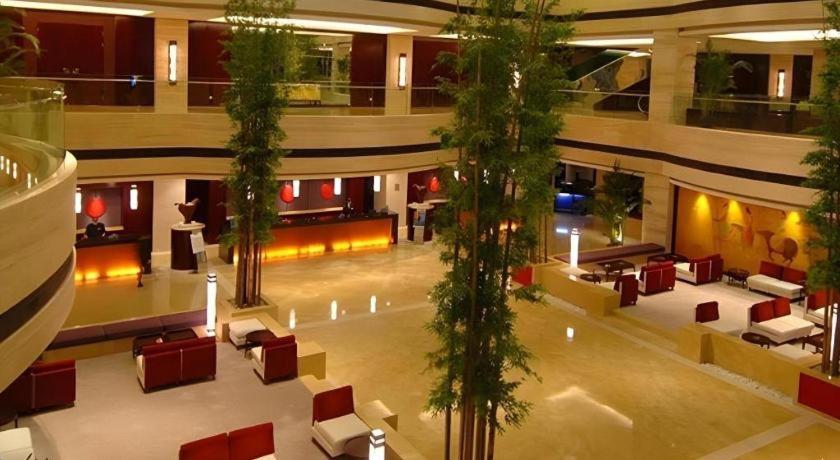 Crowne Plaza Shanghai Pudong By Ihg Exterior photo